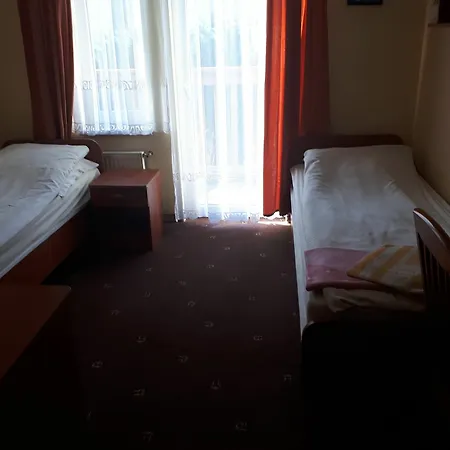 Osrodek Wypoczynkowy Oliwia ホテル 2*